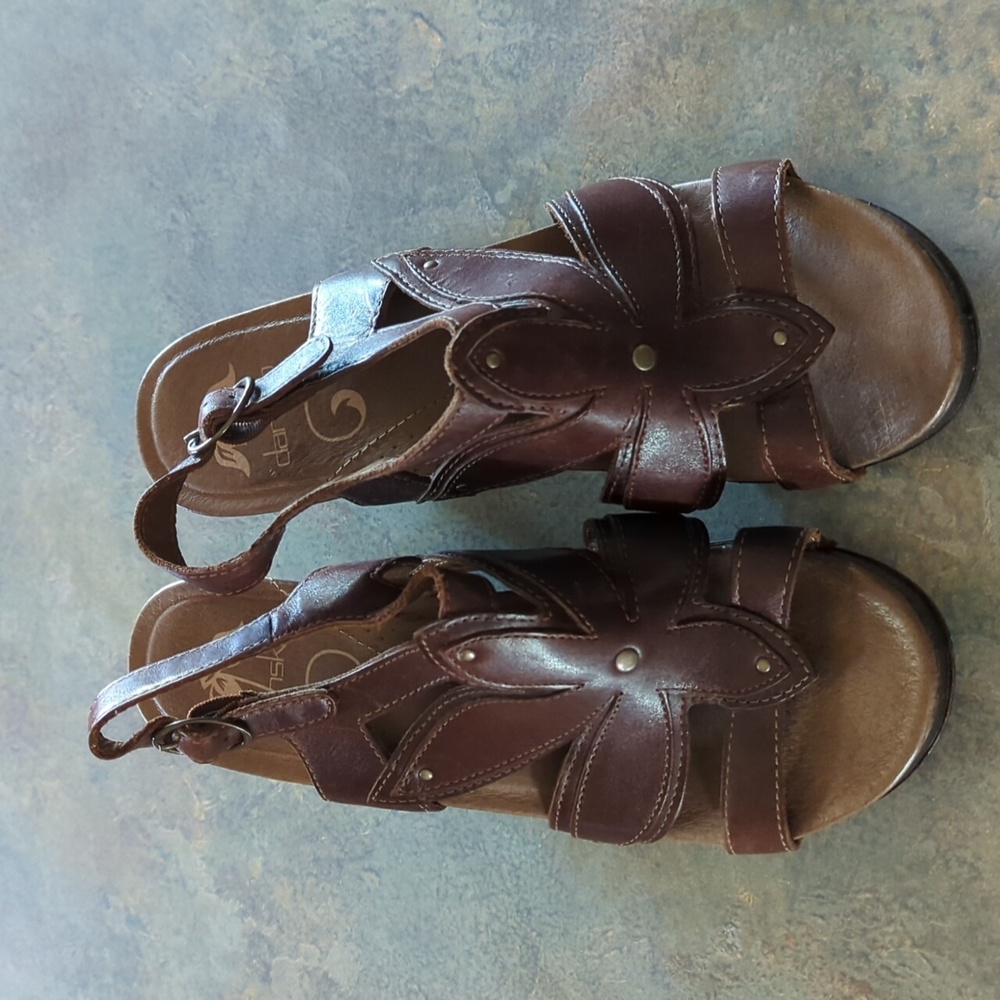 Women's shoes